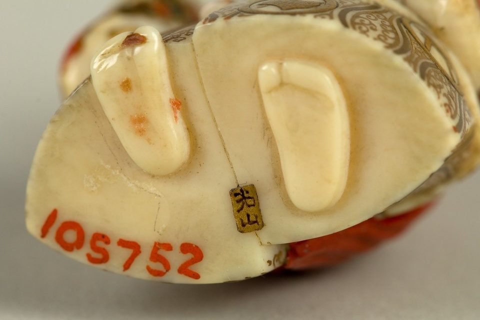 Removable partial denture with replacement teeth